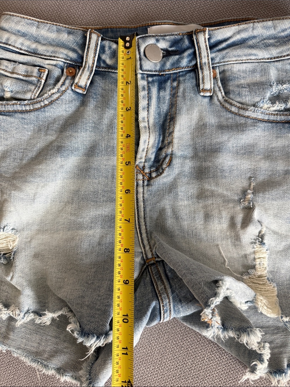 Dear John GIGI Light Wash Distressed Denim Shorts Size 25 - Picture 5 of 6